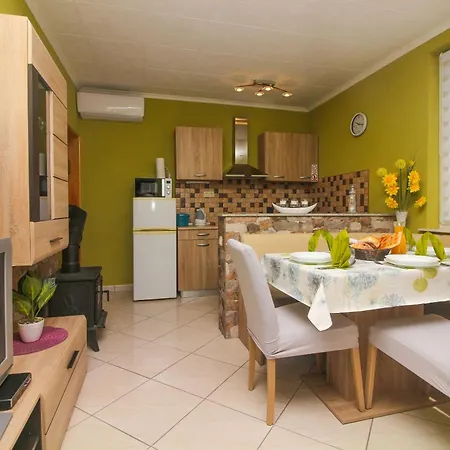 Apartment Goran I Marina Zablace