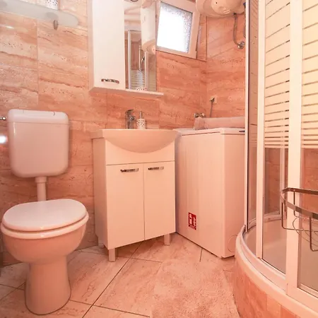 Apartment Goran I Marina